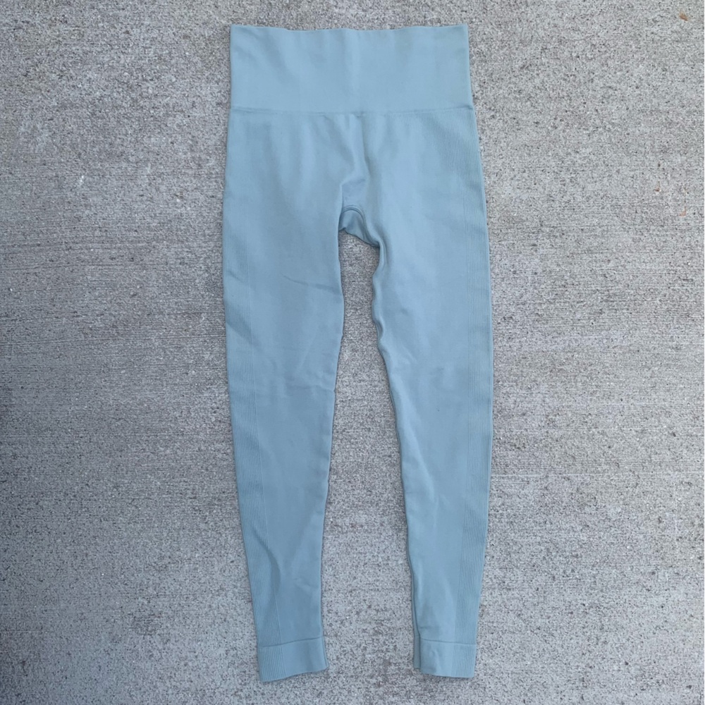 *SOLD* Set Active Leggings